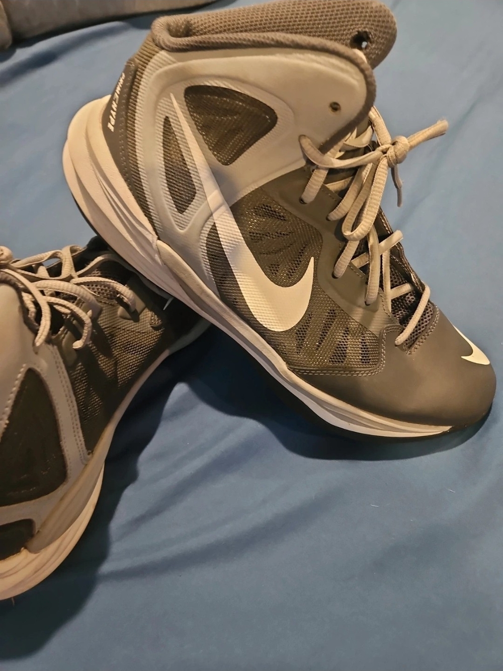 Nike Men's Gray High-Top Basketball Shoes